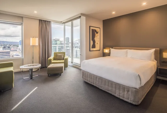 Junior Suite, King Bed, Balcony, PULLMAN ADELAIDE 1/4