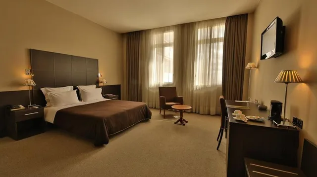 جناح جونيور بسرير كينج، TANA Hotel 2/2