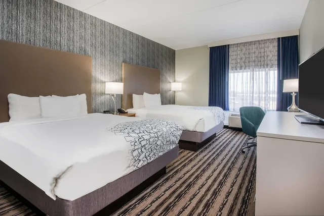 غرفة بسريرين كوين، La Quinta Inn Suites By Wyndham Buffalo Amherst 2/7