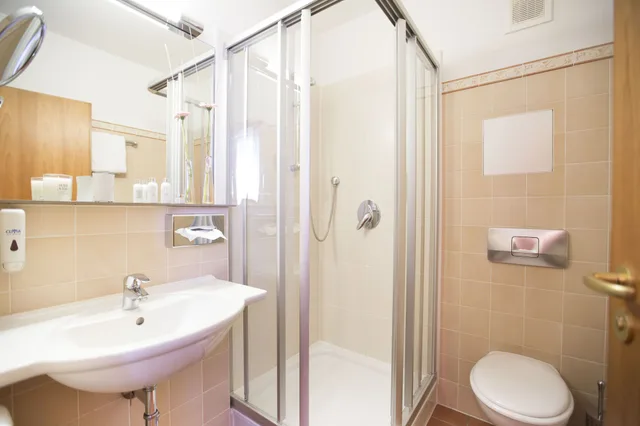 غرفة بزنس بسريرين منفصلين، Drexel Apos S Parkhotel 7/10