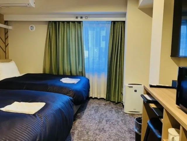غرفة بسريرين منفصلين، Hotel Livemax BUDGET Yokohama Kannai 3/4
