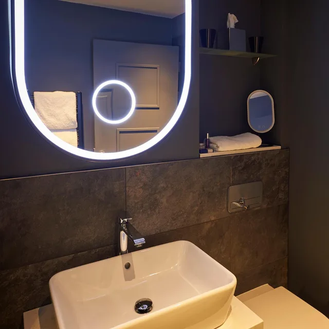 جناح جونيور، Malmaison Manchester Deansgate 5/7