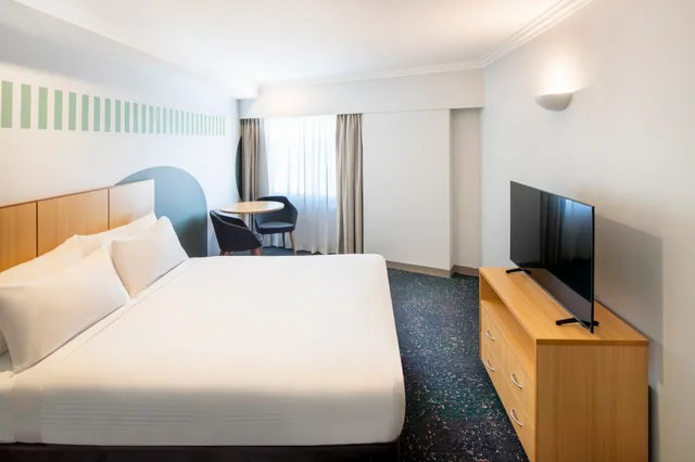 Room, Queen Bed, Accessible, ibis Styles Sydney Central 1/10