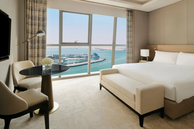 جناح استوديو بسرير كينج بإطلالة على البحر بمطبخ صغير، INTERCONTINENTAL ABU DHABI RESIDENCE 2/7