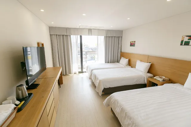 غرفة ثلاثية بثلاثة أسرّة، BK HOTEL JEJU 1/2