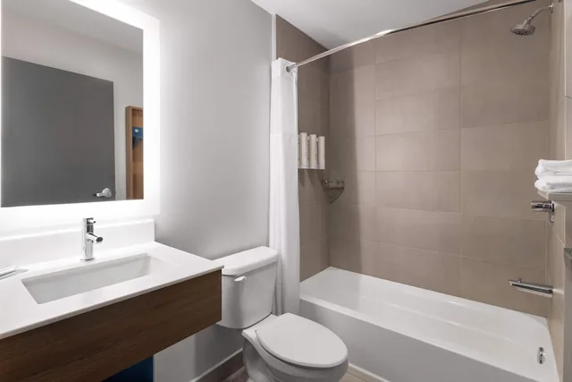 Room, King Bed, Microtel Inn and Suites by Wyndham Rehoboth Beach 4/4