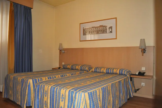 Room, Double or Twin Bed, Hotel Espana 3/7