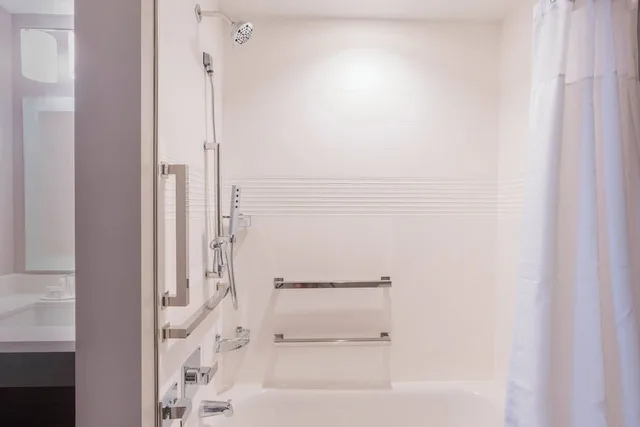 استوديو بسريرين كوين لذوي الإعاقة، TownePlace Suites by Marriott Agoura Hills 3/4