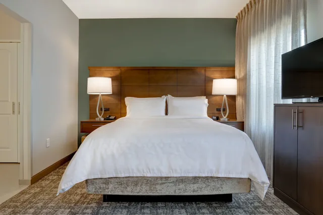 Studio, Suite, King Bed, Kitchen, Staybridge Suites Overland Park - Kansas City S 1/3