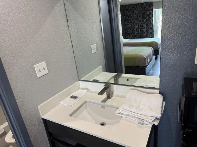 غرفة كلاسيكية بسريرين مزدوجين، Americas Best Value Inn Garland Dallas 2/3