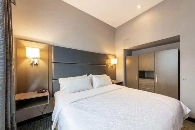 جناح بسرير كينج بغرفة نوم واحدة، Holiday Inn Express Suites Riverport 1/7