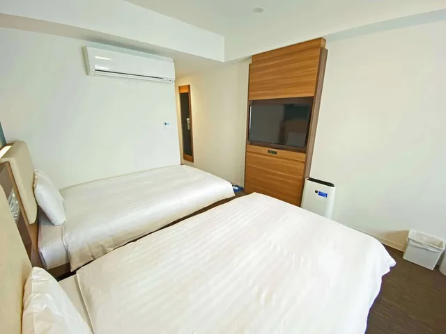 Room, Twin Beds, Sofa, Comfort Hotel Sapporo Susukino 2/9