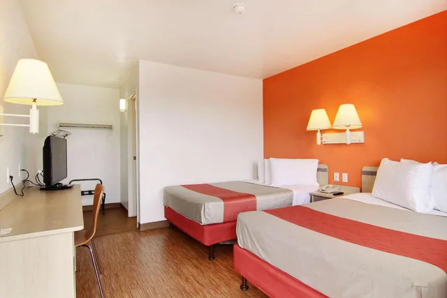 Room, Quadruple, Motel6 Fort Stockton, TX 3/8