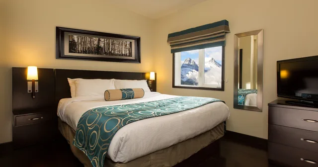 2 Bedrooms, Suite, King and Queen Bed, Grande Rockies Resort Bellstar Hotels Resorts 5/9