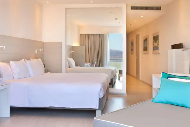 غرفة ديلوكس ثلاثية، Hilton Sorrento Palace 2/2