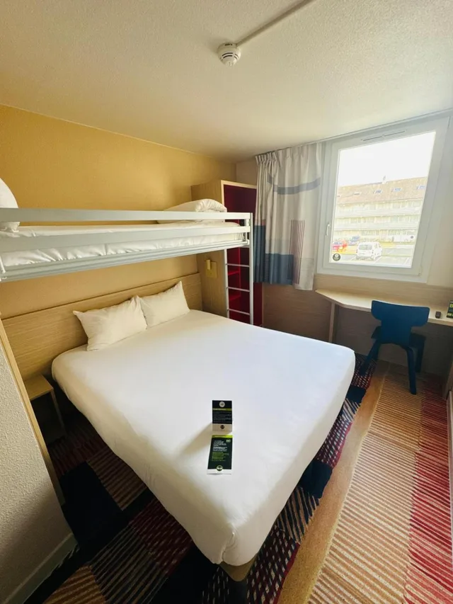 غرفة ثلاثية، B&B HOTEL Saint Witz Roissy 4/8