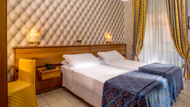 غرفة قياسية بسريرين منفصلين، Assisi 1/5