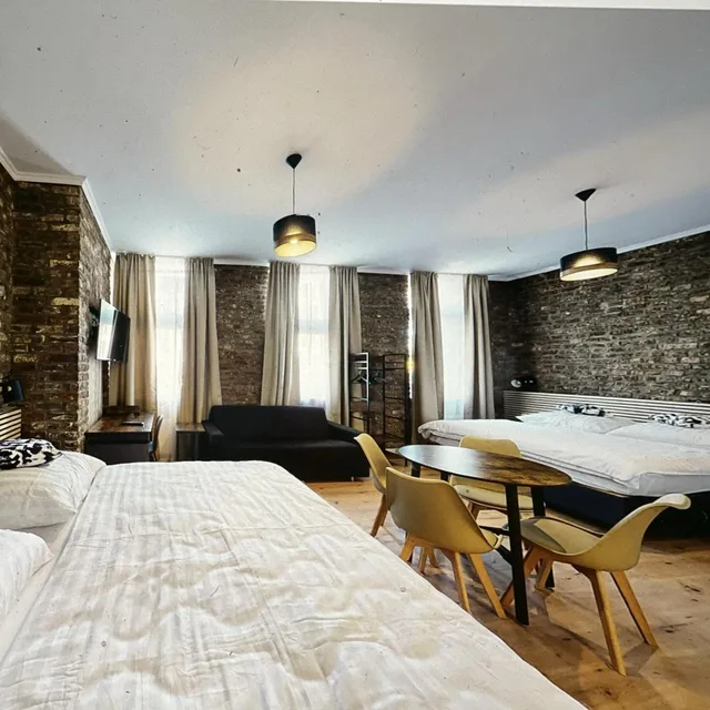 Deluxe, Family, Soers Hotel 3/10