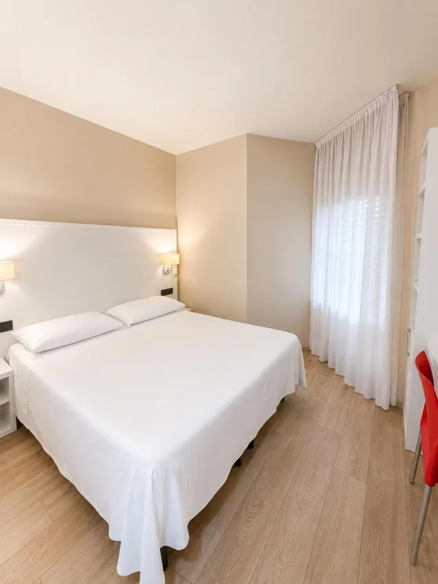 غرفة مفردة، HOTEL PARIGI 2 3/17