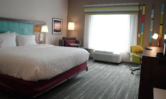 جناح بسرير كينج لذوي الإعاقة، Hampton Inn Glendale Milwaukee, WI 1/5