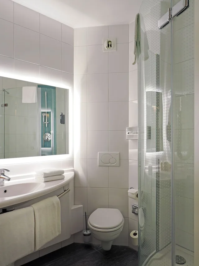 Junior Suite, Double Bed, Sofa, IBIS LOCARNO 3/5