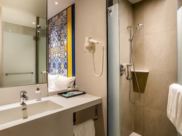 Standard Room With 1 Double Bed, Ibis Styles Phuket City 5/8