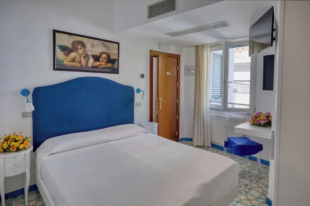 غرفة اقتصادية بسرير كوين، Hotel Amalfi 5/10