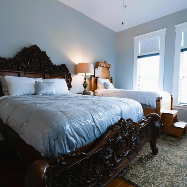 Rustic, Deluxe, 2 Queen Beds, Oak Tree Hotel 1/10