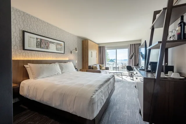 Pano, King Bed, Queen Murphy Bed، Hotel Verso 1/4