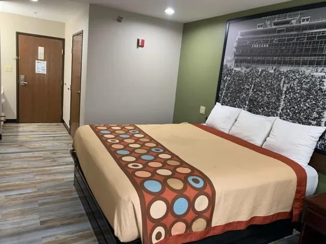 غرفة ديلوكس بسرير كينج، Super 8 By Wyndham Frankfort In 7/10