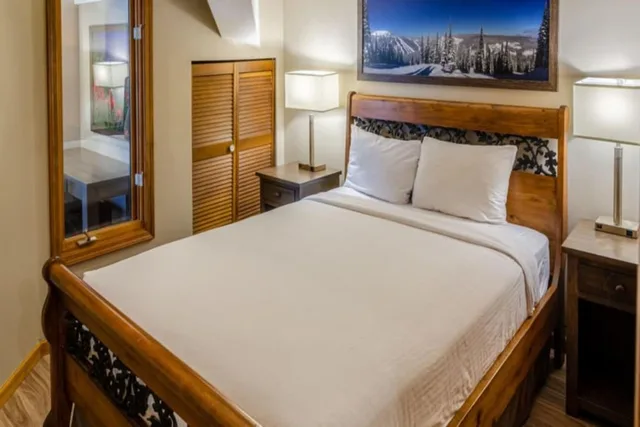 1 Bedroom, House, Queen Bed, Sofa، Nancy Greene's Cahilty Lodge 2/9