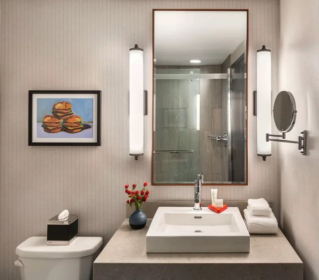 Graduate, 2 Double Beds, Bathtub, Accessible، Graduate by Hilton Columbus 5/5