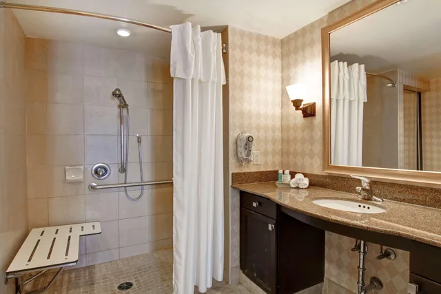 جناح بسرير كينج بغرفة نوم واحدة لذوي الإعاقة، Homewood Suites by Hilton Toronto-Oakville 2/2