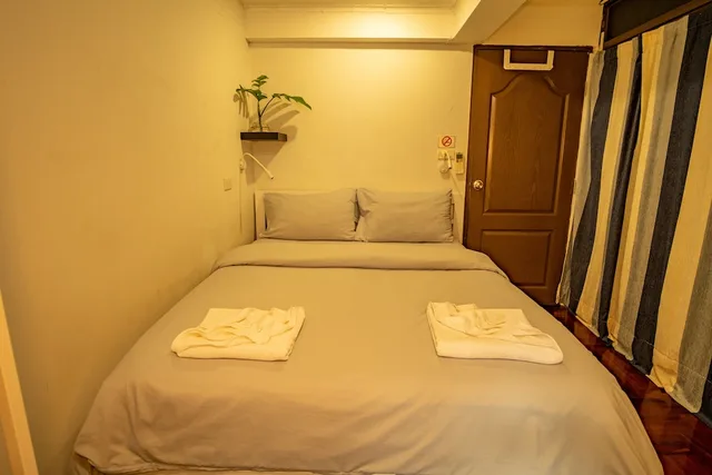 غرفة أساسية بسرير كوين بإطلالة على الحديقة بحمام مشترك، Hostel 16 4/8