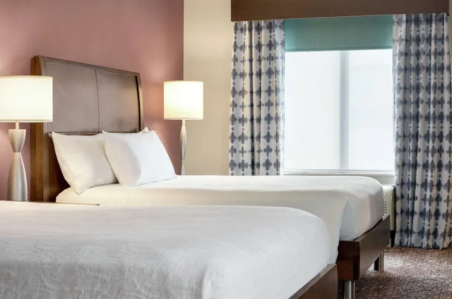 غرفة بريميوم بسريرين كوين، Hilton Garden Inn Louisville Downtown 6/8