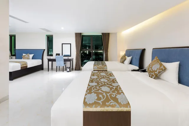 غرفة ديلوكس عائلية ثلاثية، Royal Quang Binh Hotel 2/2