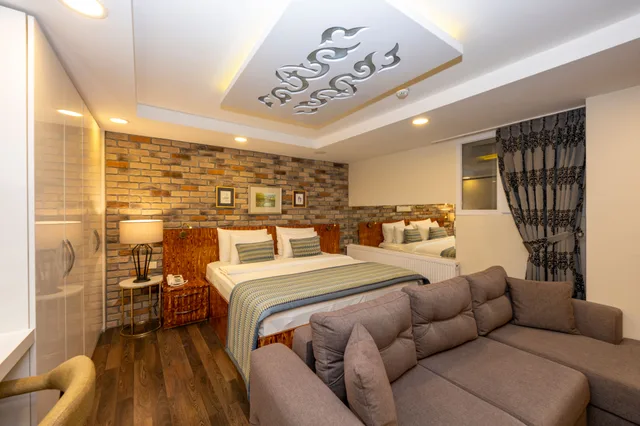 جناح جونيور، Hotel the Marions Suite 1/3