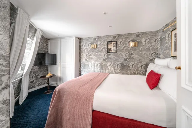 Classic room, Bourgogne Hotel and Montana 2/10