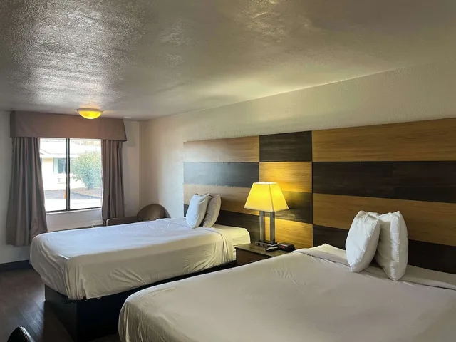 غرفة ديلوكس بسريرين كوين للمدخنين، Motel6 Cross Lanes, WV–Goff Mountain Rd 6/10