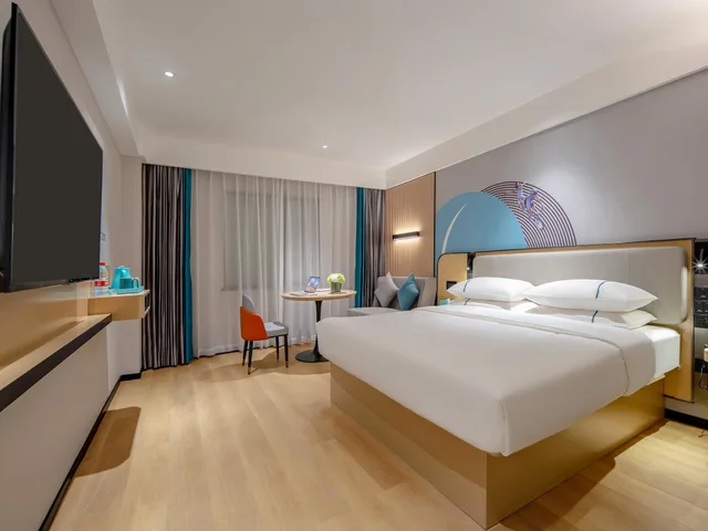Standard, Queen Bed, City Comfort Inn Wuhan Jiangxia 1/3