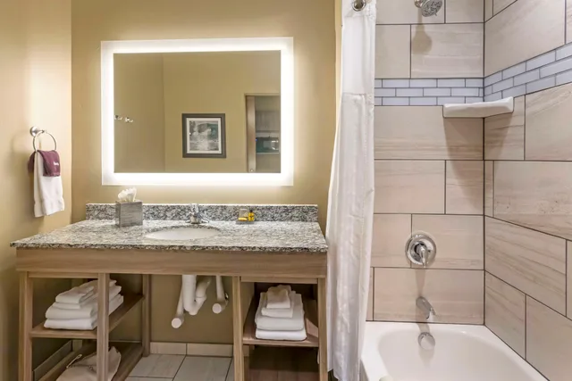 جناح بسريرين كوين مع أريكة بمطبخ صغير، Best Western Plus Heber Valley Hotel 5/5