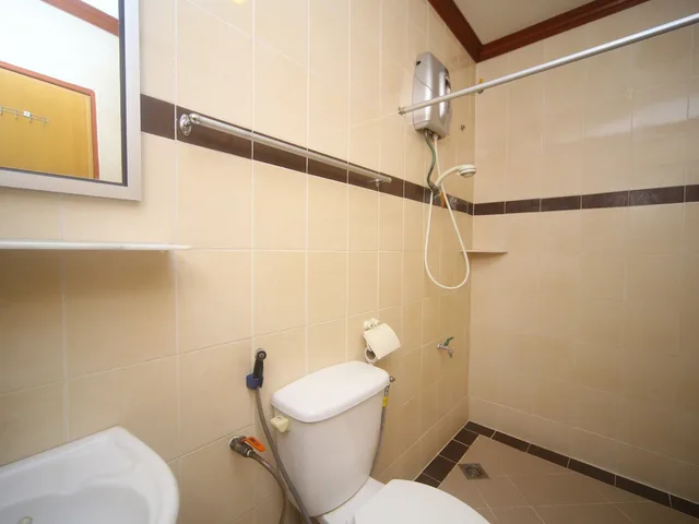 جناح سوبيريور، OYO 1027 Hotel London 4/4