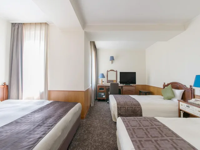غرفة بثلاثة أسرّة للمدخنين، Premier Hotel Cabin Obihiro 1/1
