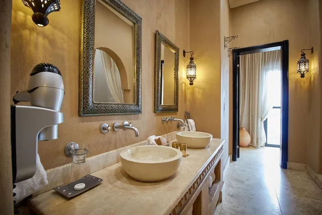 جناح تنفيذي، The Royal Elephant Hotel Conference Centre 1/2