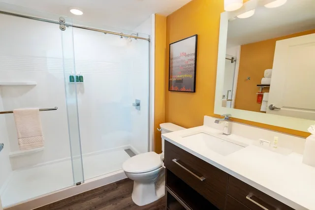 جناح ركني بسرير كينج، TownePlace Suites by Marriott Irvine Lake Forest 3/4