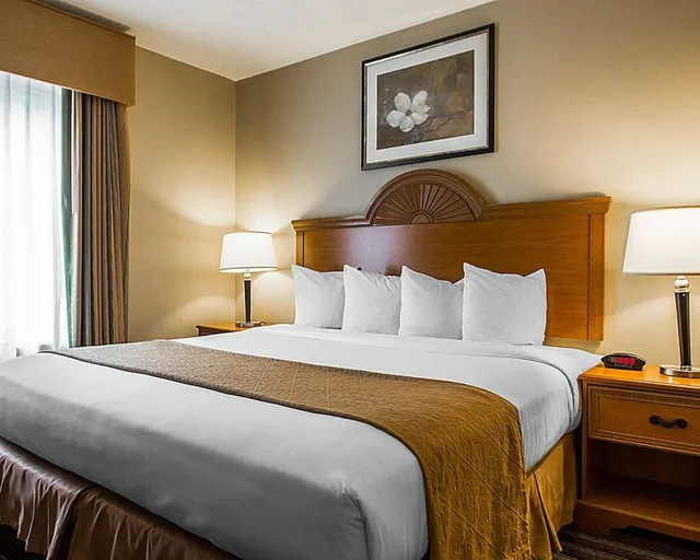 جناح بسرير كينج، Quality Inn and Suites Fishkill South Near I-84 5/10