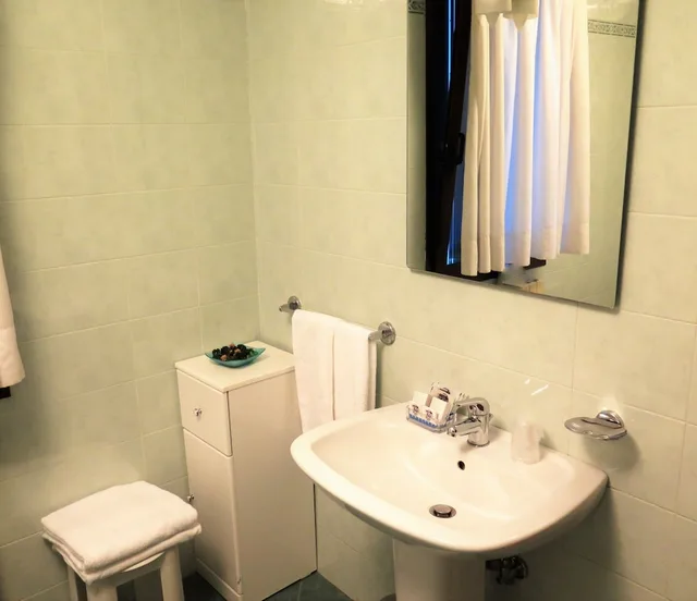 غرفة سوبيريور ثلاثية بسرير كوين وسرير فردي، Hotel Al Soffiador 9/10