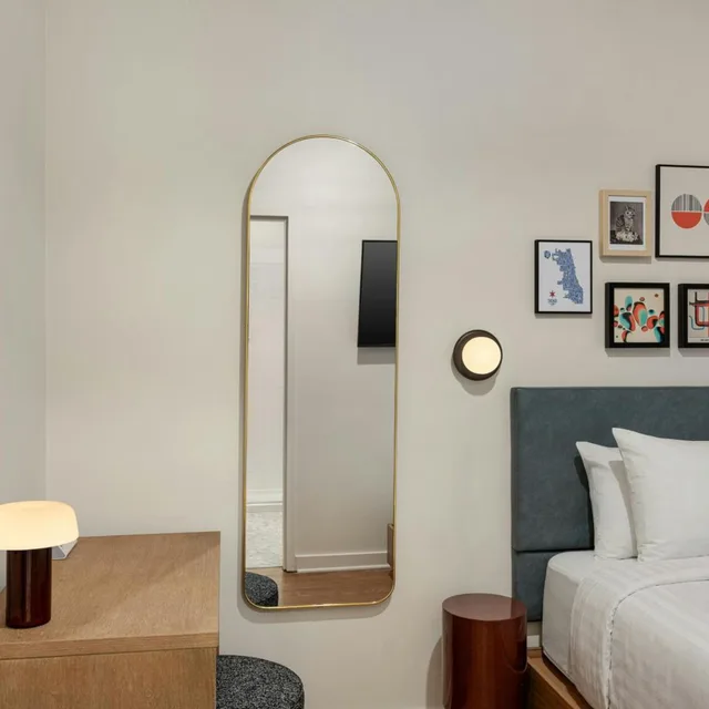 Cozy, Studio, Queen Bed, No View, Accessible, Found Hotel Chicago River North 3/5