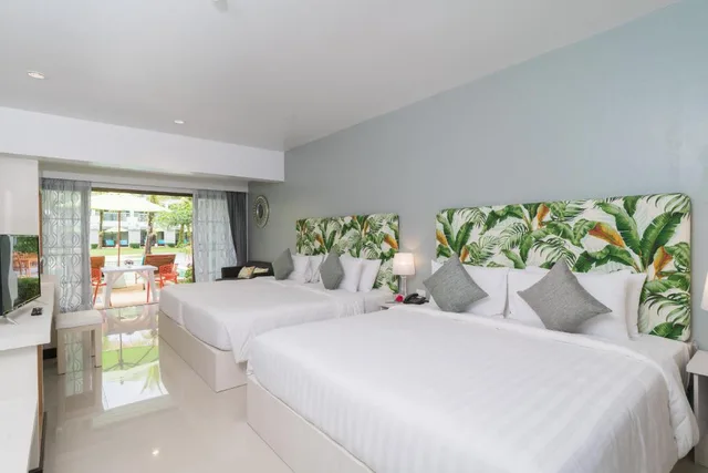غرفة عائلية بسرير كينج بإطلالة على الحديقة، Briza Beach Resort 1/2