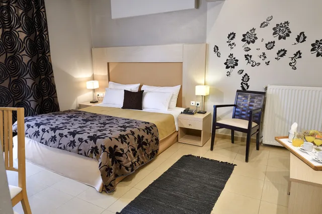 غرفة سوبيريور بسرير كوين، Four Seasons Skg Thessaloniki 3/10